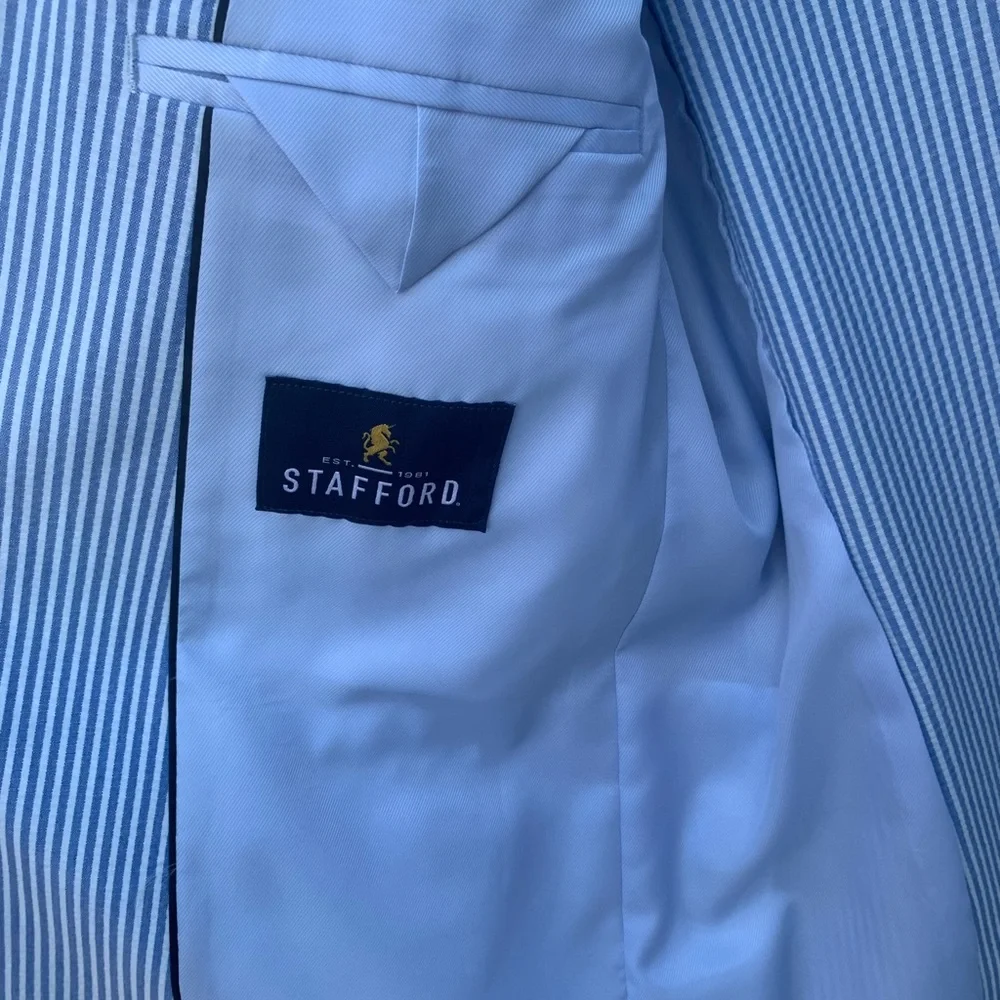 Stafford Blue and White Seersucker Sport Coat Blazer